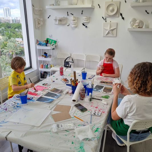Arts & crafts class for children 10/17/2025