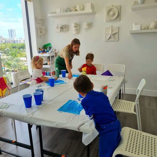 Arts & crafts class for children 3,4 years old 11/29/2025