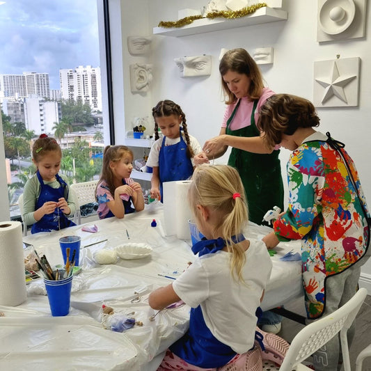 Arts & crafts class for children 12/18/2025