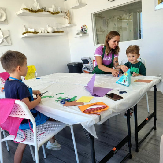 Arts & crafts class for children 3,4 years old 12/20/2025