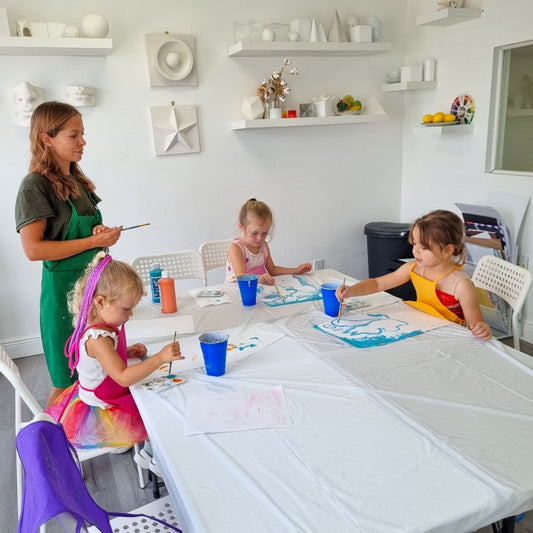 Arts & crafts class for children 3,4 years old 05/02/2026