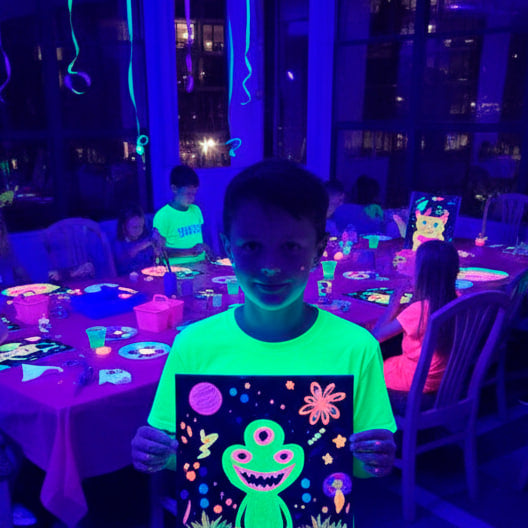UV Glow Painting Art Class for children (5-14 years old)