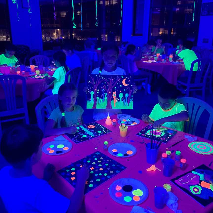 UV Glow Painting Art Class for children (5-14 years old)